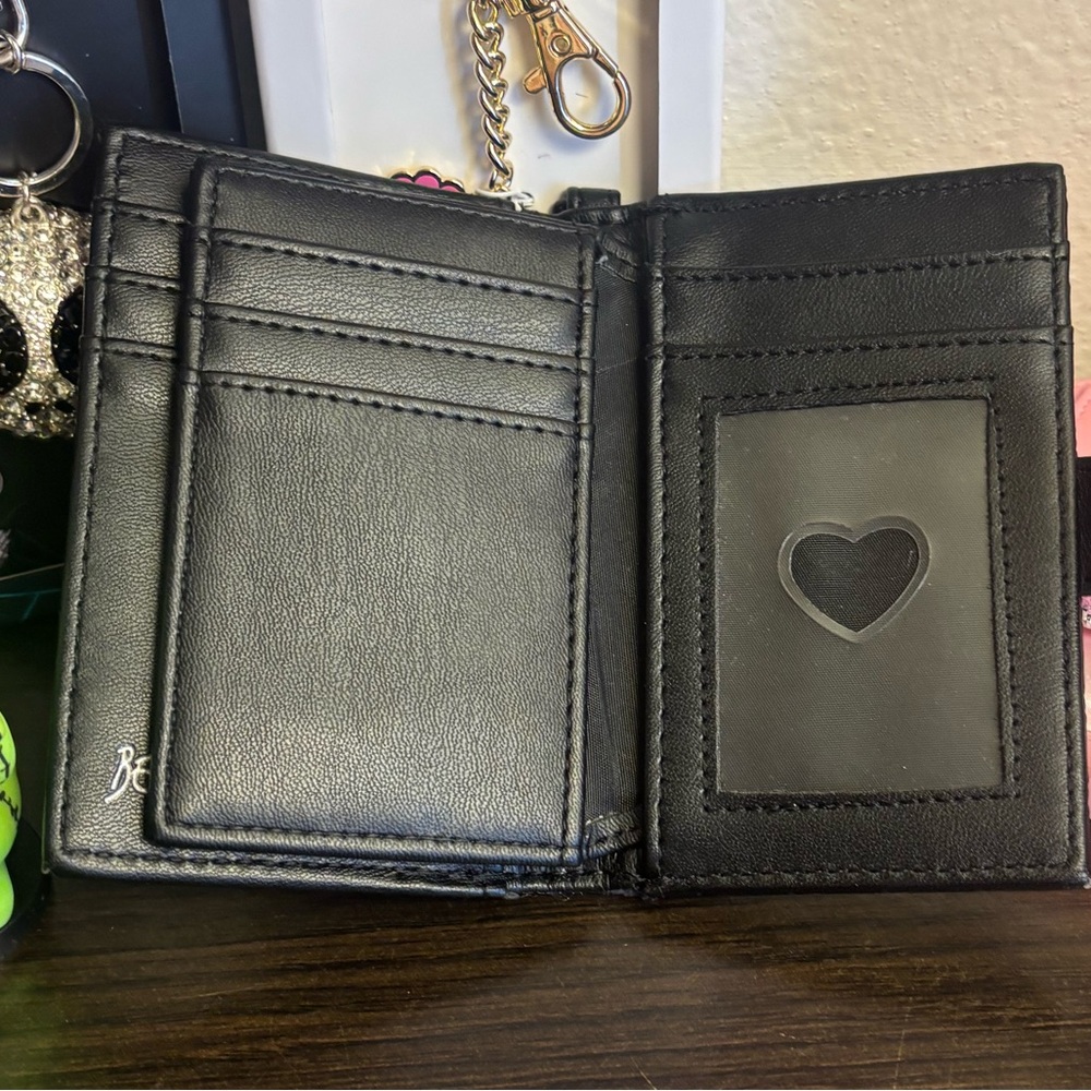 Betsey Johnson Black Heart Pattern Wallet - Picture 6 of 7
